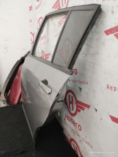 Puerta Trasera Izquierda Nissan Tiida 2012 - 4755931