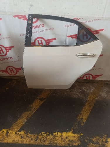 Puerta Trasera Izquierda Toyota Corolla 2018 - 5721459