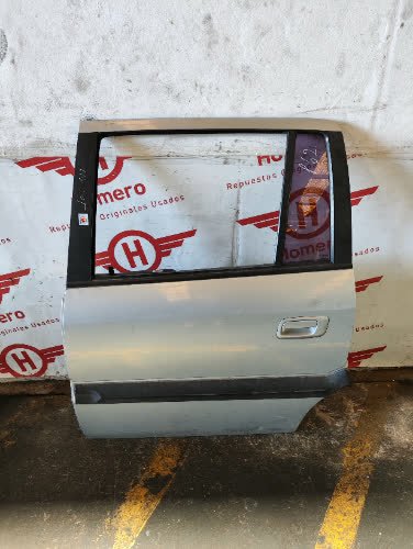 Puerta Trasera Izquierda Chevrolet Zafira 2011 - 5906386