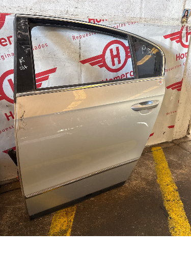 Puerta Trasera Izquierda Volkswagen Passat 2008 - 7121147