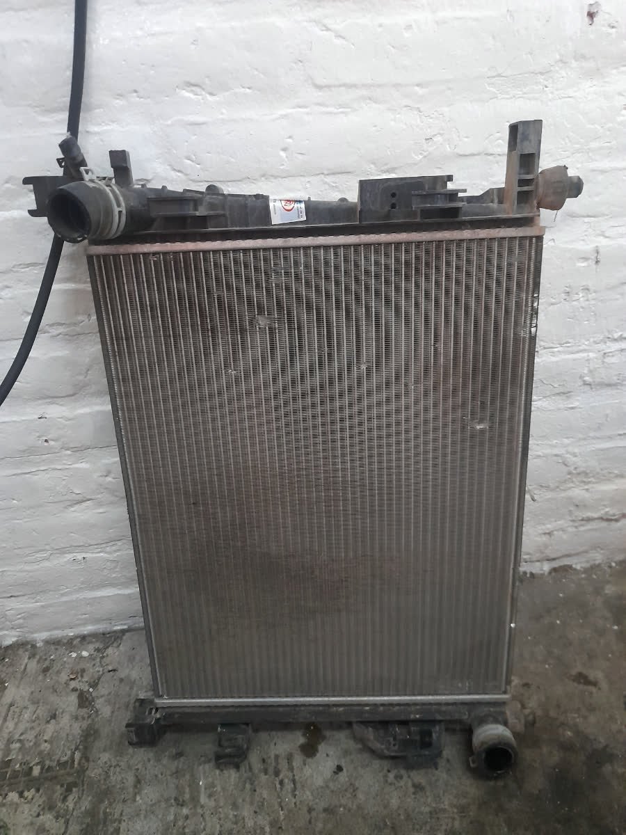 Radiador  Renault Sandero 2022 - 6684936