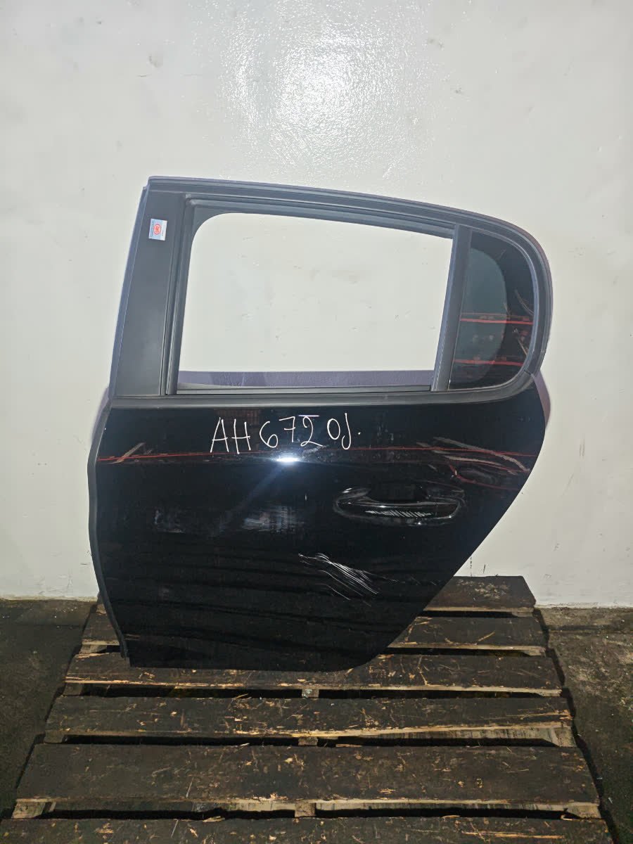 Puerta Trasera Izquierda Peugeot 208 2025 - 7582956