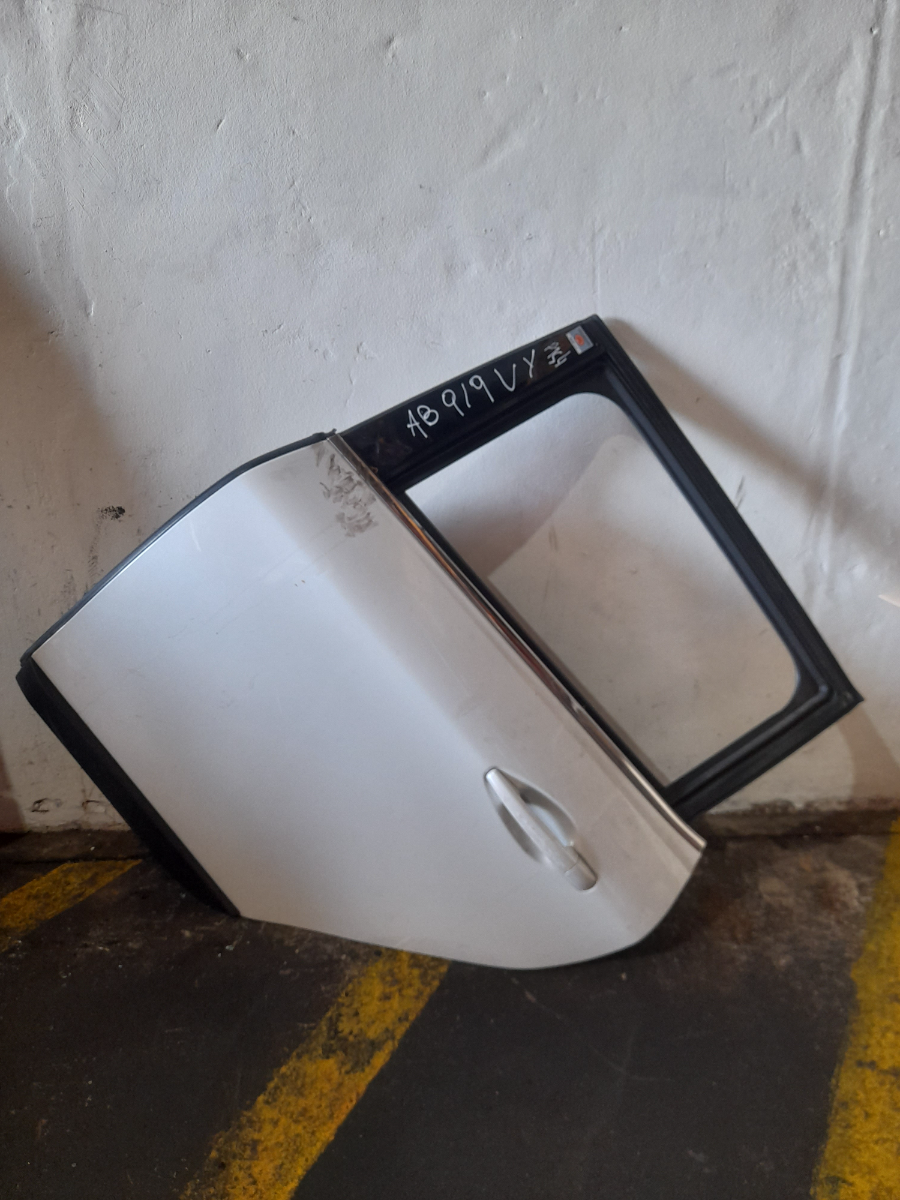 Puerta Trasera Izquierda Peugeot 2008 2017 - 7060532