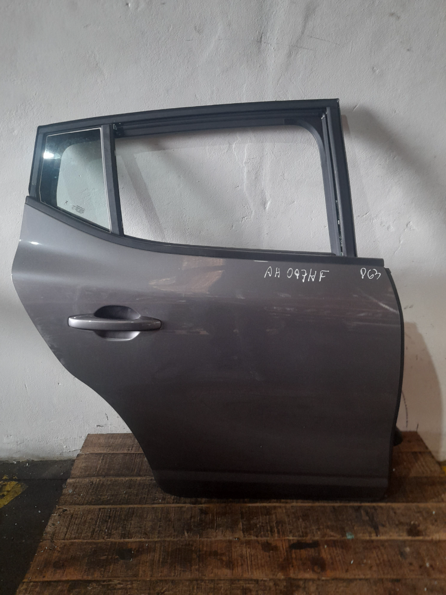 Puerta Trasera Derecha Renault Kardian 2025 - 7774623
